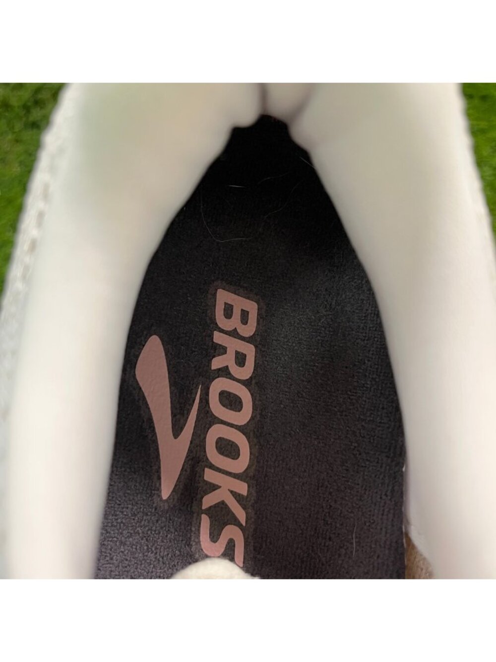 Brooks Ghost Max 2 Womens Size 8.5 Ivory White Athletic Running Shoes Sneakers - Picture 9 of 10